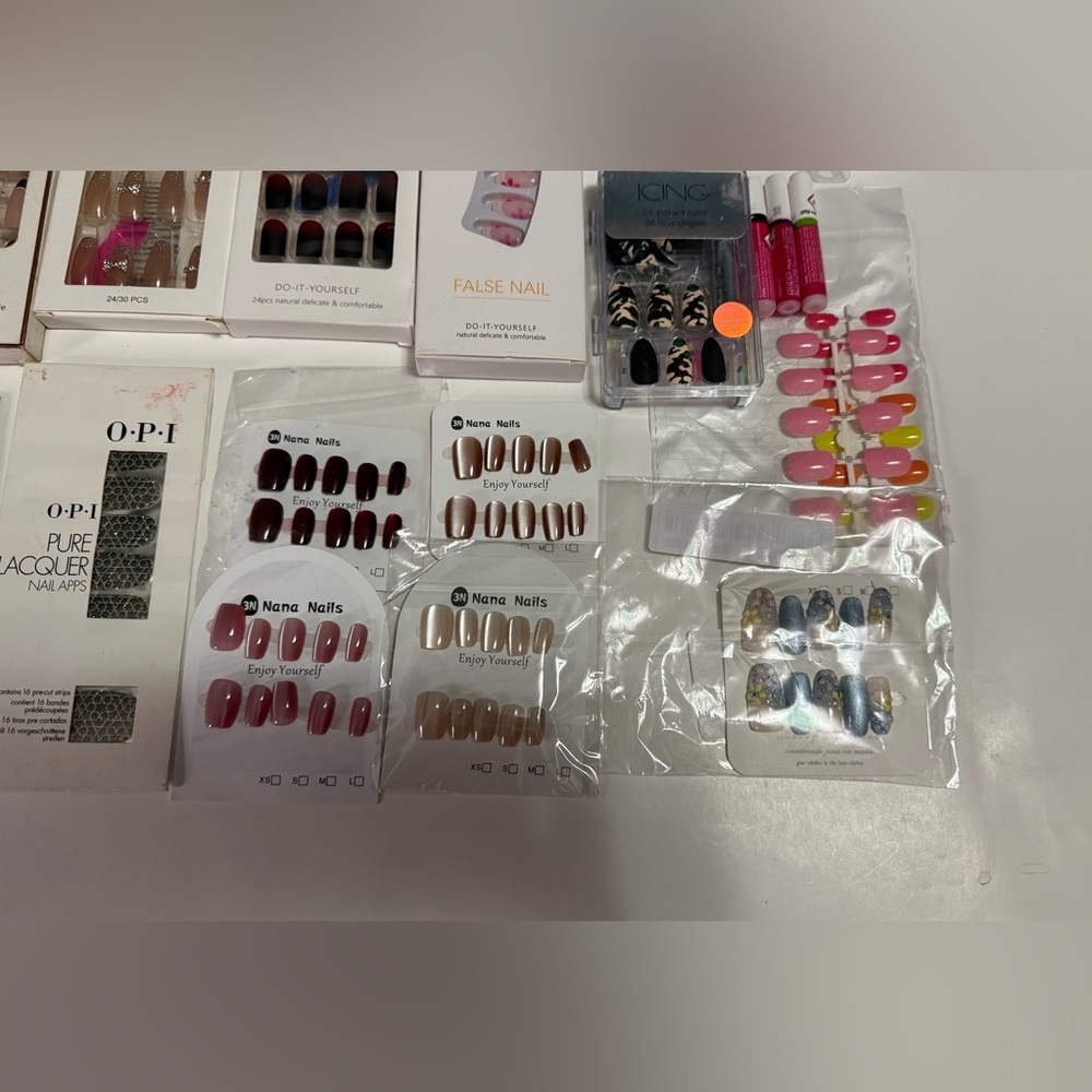 Fake Nails Bundle - Picture 5 of 5